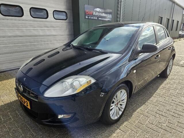 Zwart Gebruikt 2010 Fiat Bravo Hatchback | € 2.450 (Eerlijke prijs) - Afbeelding 1/4