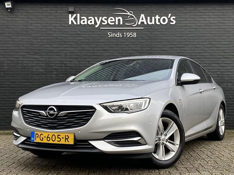 Grijs Gebruikt 2017 Opel Insignia Edition Hatchback | € 16.450 (Eerlijke prijs) - Afbeelding 1/4