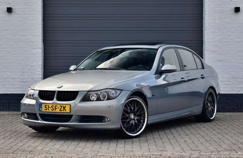 Grijs Gebruikt 2005 BMW 320 Sedan | € 5.500 (Eerlijke prijs) - Afbeelding 1/4