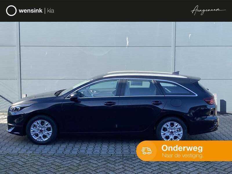 Zwart Nieuw 2025 Kia Ceed Sportswagon Comfort Stationwagen | € 26.400 (Super prijs) - Afbeelding 1/4
