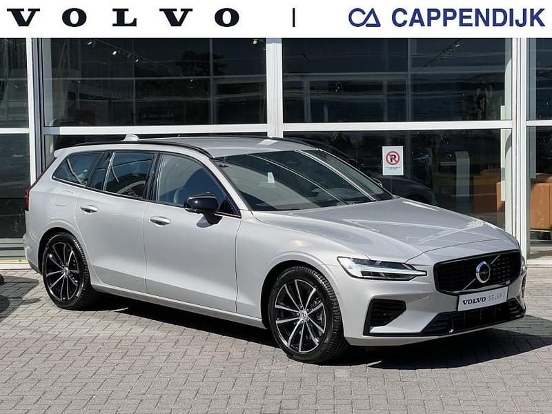 Grijs Gebruikt 2025 Volvo V60 Plus Stationwagen | € 52.750 - Afbeelding 1/4