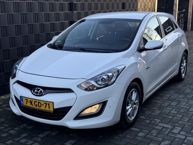 Wit Gebruikt 2013 Hyundai i30 Hatchback | € 6.950 (Eerlijke prijs) - Afbeelding 1/4