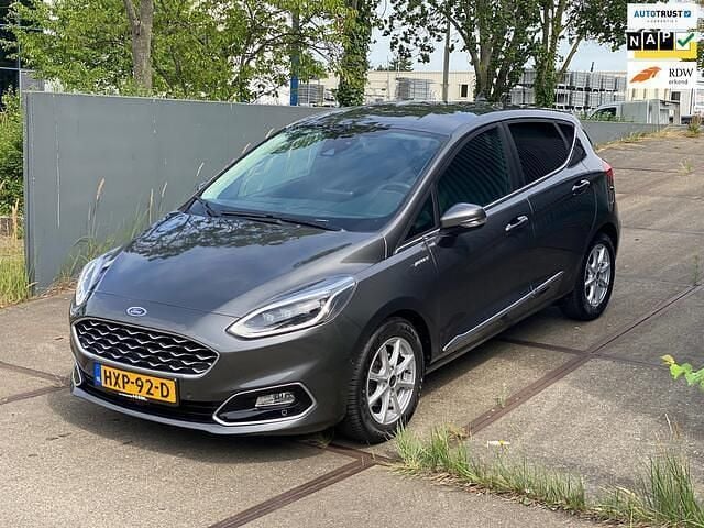 Grijs Gebruikt 2020 Ford Fiesta Vignale Hatchback | € 14.999 (Eerlijke prijs) - Afbeelding 1/4