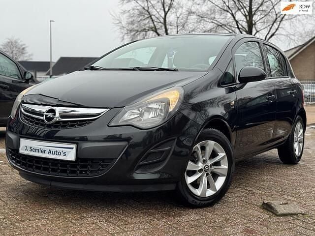 Zwart Occasion 2014 Opel Corsa Cosmo Hatchback | € 6.250 (Eerlijke prijs) - Afbeelding 1/4