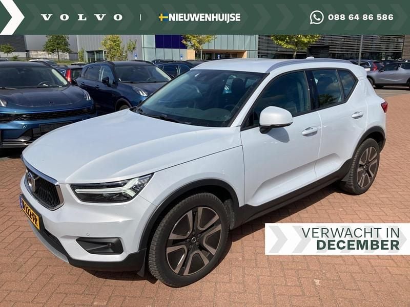 Grijs Gebruikt 2020 Volvo XC40 Momentum SUV | € 29.694 (Eerlijke prijs) - Afbeelding 1/4