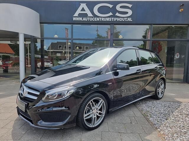 Zwart Gebruikt 2017 Mercedes B200 Prestige MPV | € 19.700 (Eerlijke prijs) - Afbeelding 1/4
