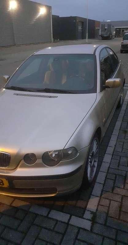 Groen Gebruikt 2002 BMW 316 Compact Executive Hatchback | € 2.500 (Eerlijke prijs) - Afbeelding 1/4