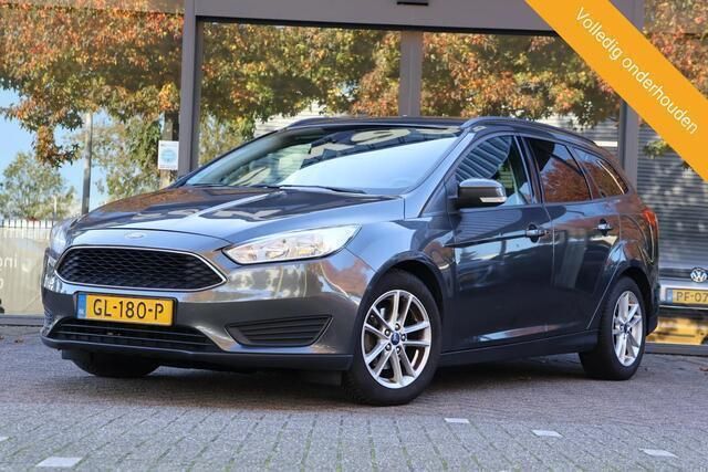 Grijs Gebruikt 2015 Ford Focus Trend Stationwagen | € 4.245 (Iets duurder) - Afbeelding 1/4