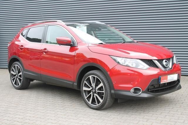 Rood, metallic lak Gebruikt 2015 Nissan Qashqai Tekna SUV | € 12.890 (Iets duurder) - Afbeelding 1/4