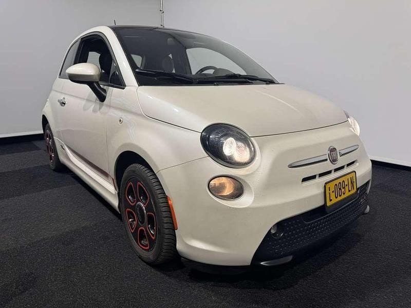 Wit (metallic) Occasion 2015 Fiat 500e Hatchback | € 5.950 (Goede deal) - Afbeelding 1/4