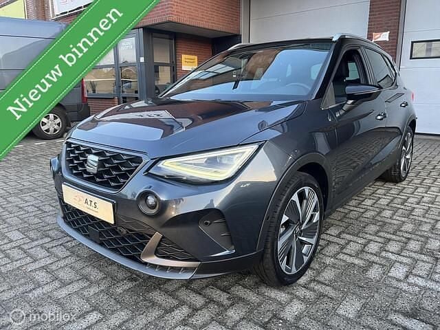 Grijs Occasion 2023 Seat Arona FR SUV | € 21.950 (Eerlijke prijs) - Afbeelding 1/4