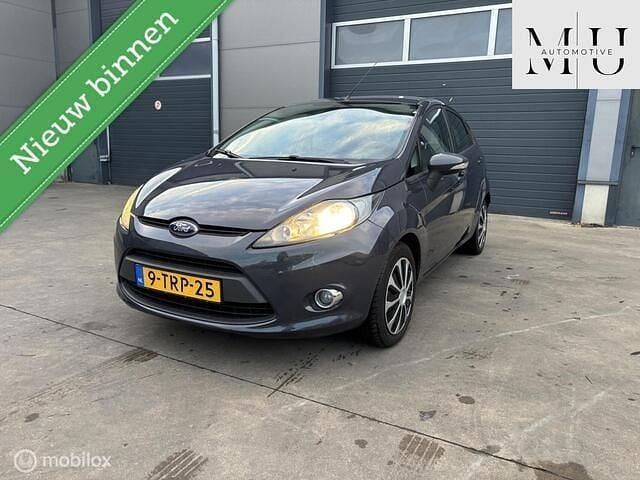 Grijs Gebruikt 2012 Ford Fiesta Titanium Hatchback | € 3.650 (Goede deal) - Afbeelding 1/4