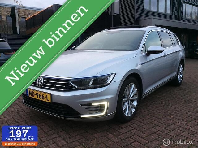 Grijs (metallic) Gebruikt 2016 VW Passat Highline Stationwagen | € 11.950 (Eerlijke prijs) - Afbeelding 1/4