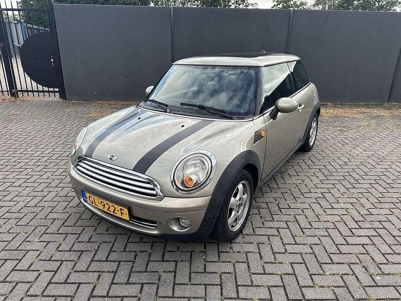 Grijs Gebruikt 2006 Mini Cooper Hatchback | € 2.950 (Super prijs) - Afbeelding 1/4