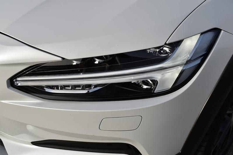 Occasion Volvo V90 CC Pro 252 PK (185 kW) 2017 Wit Stationwagen