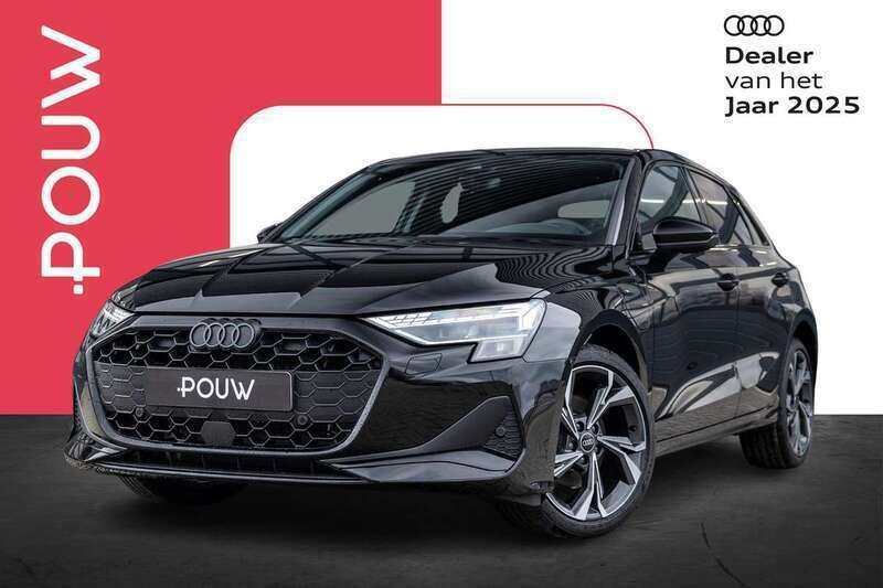 Zwart, metallic lak Nieuw 2025 Audi A3 Sportback e-tron Advanced Sedan | € 47.250 (Eerlijke prijs) - Afbeelding 1/4