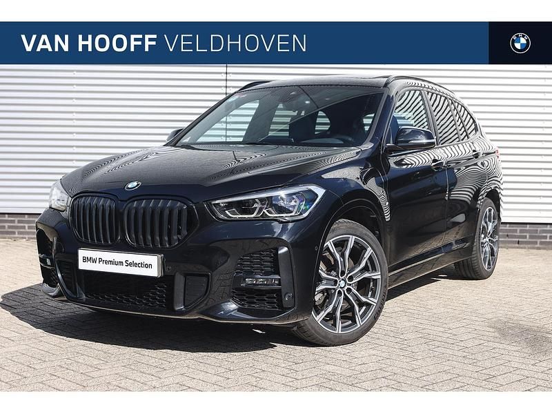 Zwart Gebruikt 2021 BMW X1 Executive SUV | € 33.950 (Duur) - Afbeelding 1/4
