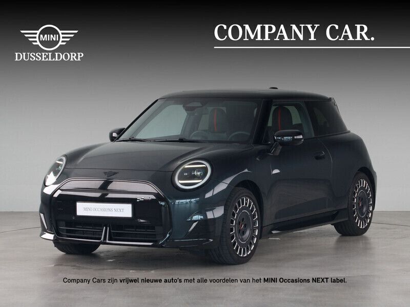 Grijs, metallic lak Gebruikt 2025 Mini Cooper Hatchback | € 37.450 - Afbeelding 1/4