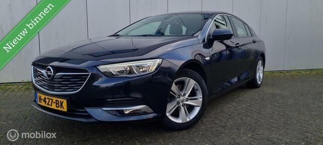 Blauw Gebruikt 2020 Opel Insignia Business Hatchback | € 13.990 (Goede deal) - Afbeelding 1/4