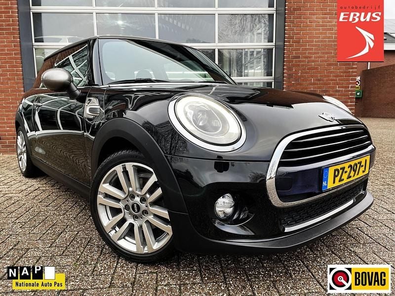 Zwart Gebruikt 2017 Mini Cooper Business Hatchback | € 15.950 (Eerlijke prijs) - Afbeelding 1/4