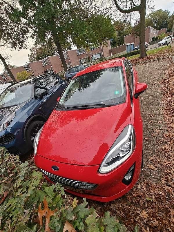 Rood Gebruikt 2019 Ford Fiesta Titanium Hatchback | € 9.990 (Super prijs) - Afbeelding 1/4