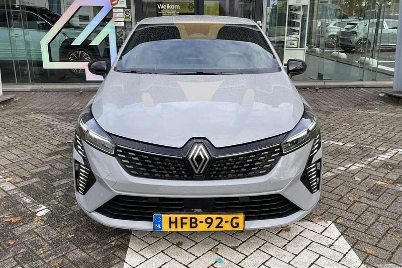 Occasion Renault Clio V Techno 91 PK (66 kW) 2025 Grijs, metallic lak Hatchback