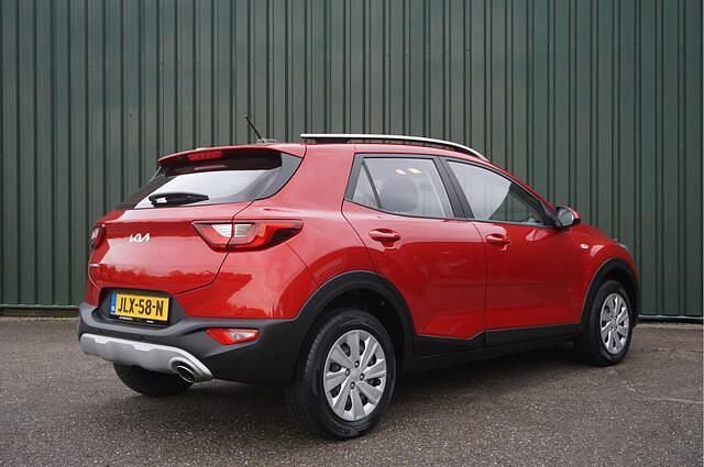 Occasion Kia Stonic Comfort 83 PK (61 kW) 2022 Rood (metallic) SUV