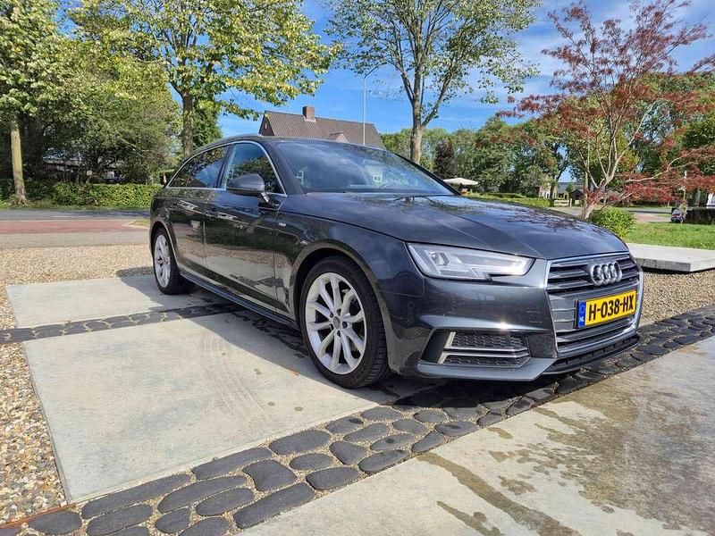 Grijs Gebruikt 2016 Audi A4 S-Line Stationwagen | € 11.999 (Duur) - Afbeelding 1/4