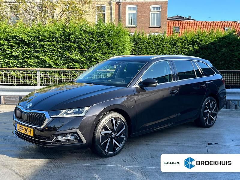 Zwart Gebruikt 2021 Skoda Octavia Business Line Stationwagen | € 26.695 (Eerlijke prijs) - Afbeelding 1/4