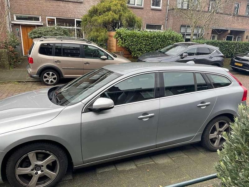 Occasion Volvo V60 R-Design 150 PK (110 kW) 2015 Zilver Stationwagen