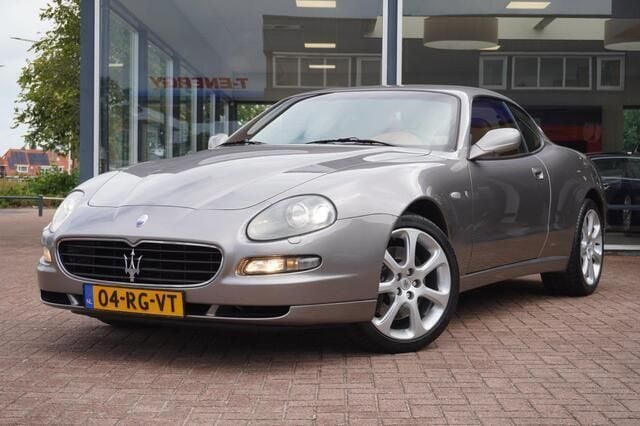 Grijs, metallic lak Gebruikt 2005 Maserati Coupé Coupé | € 26.950 - Afbeelding 1/4