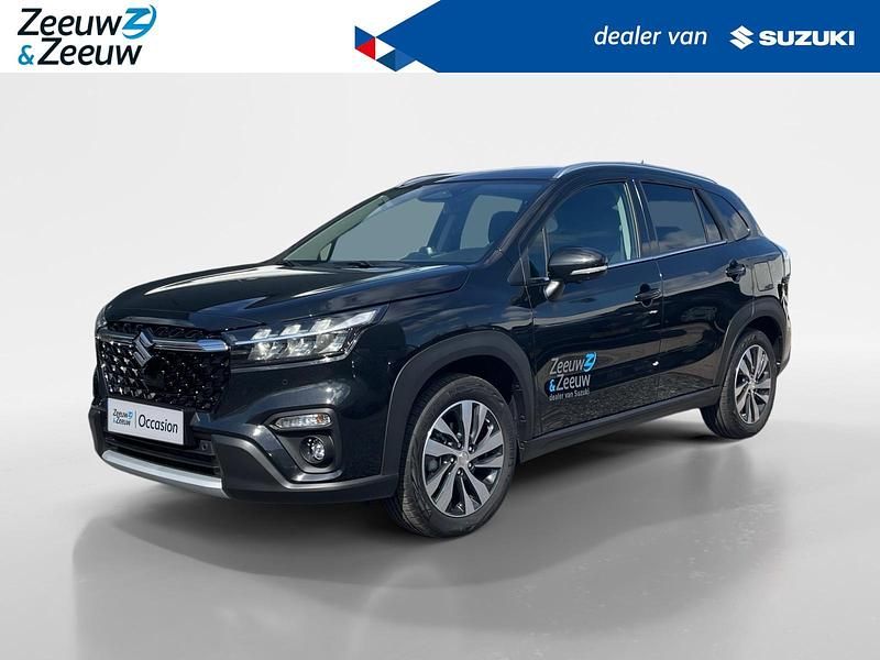 Wit is gratis, andere kleuren tegen meerprijs Nieuw 2025 Suzuki SX4 S-Cross Style SUV | € 37.100 (Eerlijke prijs) - Afbeelding 1/4