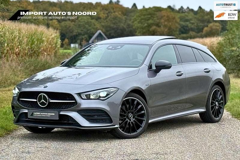 Grijs Gebruikt 2020 Mercedes CLA250e Shooting Brake AMG Stationwagen | € 28.650 (Eerlijke prijs) - Afbeelding 1/4
