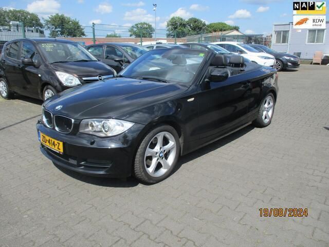 Zwart Gebruikt 2010 BMW 118 Cabriolet Cabriolet | € 7.999 (Eerlijke prijs) - Afbeelding 1/4