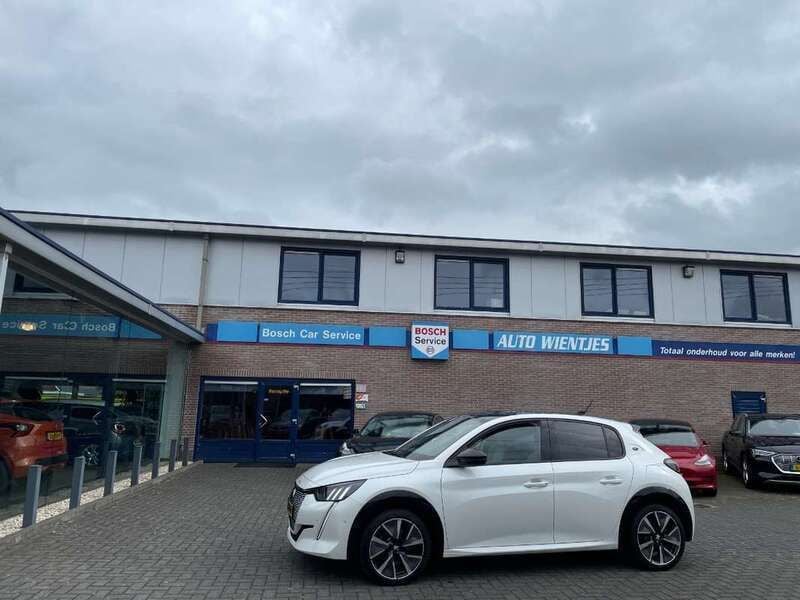 Wit, metallic lak Gebruikt 2020 Peugeot e-208 GTi Hatchback | € 17.950 (Eerlijke prijs) - Afbeelding 1/4