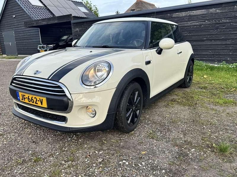 Wit Gebruikt 2016 Mini ONE Business Hatchback | € 8.495 (Goede deal) - Afbeelding 1/4