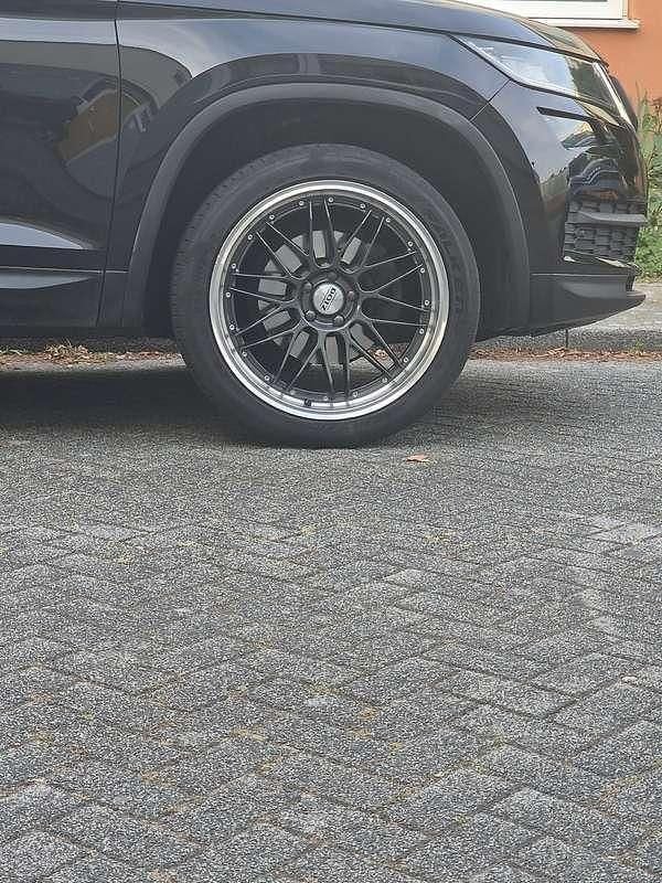 Gebruikt 2018 Skoda Kodiaq LAURIN & KLEMENT SUV | € 21.000 (Duur) - Afbeelding 1/4