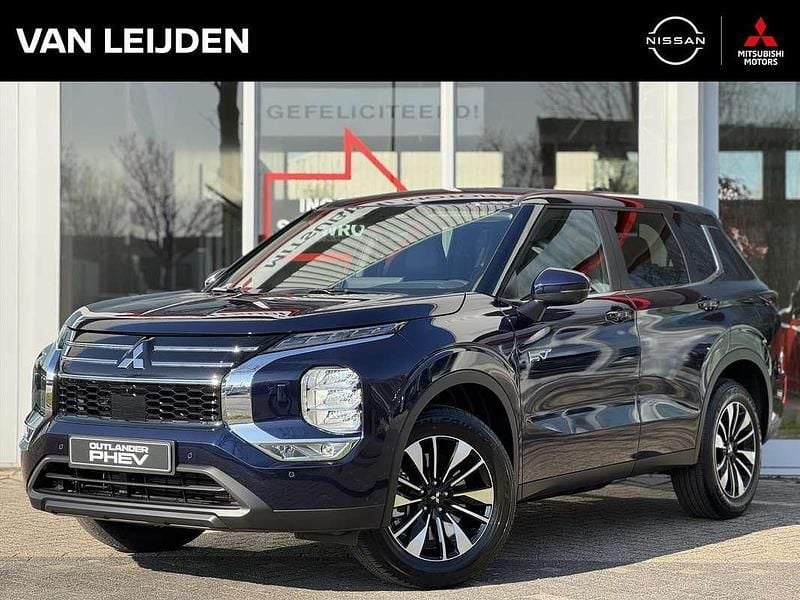 Cosmic blue (blauw metallic) Nieuw 2025 Mitsubishi Outlander P-HEV Intense SUV | € 53.075 (Eerlijke prijs) - Afbeelding 1/4