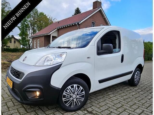Wit Gebruikt 2019 Fiat Fiorino Van | € 10.895 (Eerlijke prijs) - Afbeelding 1/4