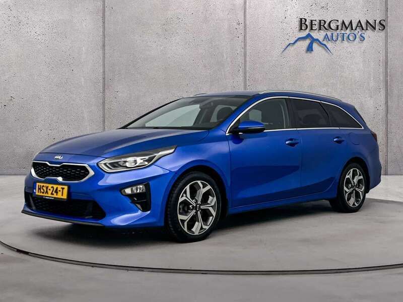 Blauw, metallic lak Gebruikt 2021 Kia Ceed Sportswagon Stationwagen | € 24.900 (Eerlijke prijs) - Afbeelding 1/4