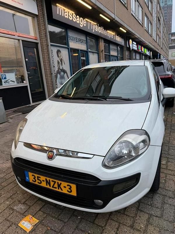 Occasion 2011 Fiat Punto | € 988 (Goede deal) - Afbeelding 1/4