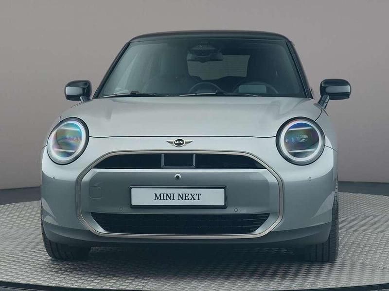 Occasion Mini Cooper Favoured 135 kW (184 PK) 2025 Grijs Hatchback