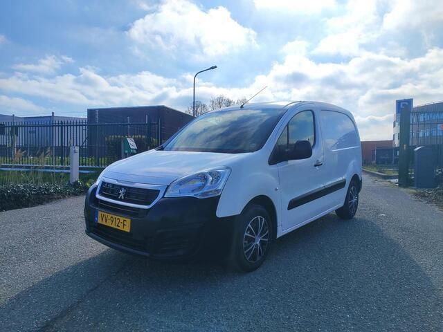 Wit Gebruikt 2016 Peugeot Partner MPV | € 4.750 (Goede deal) - Afbeelding 1/4