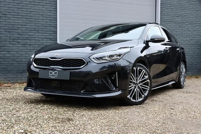 Zwart Gebruikt 2019 Kia ProCeed Stationwagen | € 22.900 (Eerlijke prijs) - Afbeelding 1/3