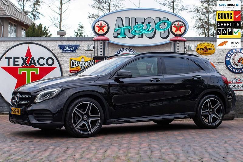Zwart (metallic) Gebruikt 2019 Mercedes GLA180 Business SUV | € 26.950 (Eerlijke prijs) - Afbeelding 1/4