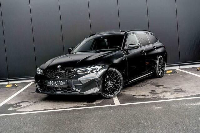 Zwart Gebruikt 2023 BMW 320 M Sport Stationwagen | € 40.900 (Eerlijke prijs) - Afbeelding 1/4