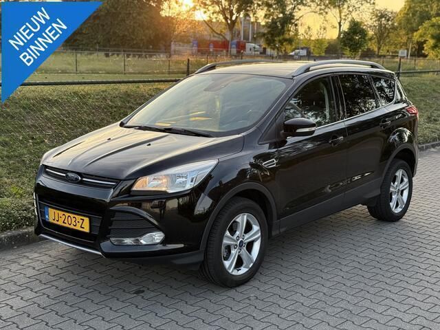 Zwart Gebruikt 2016 Ford Kuga Trend SUV | € 8.250 (Eerlijke prijs) - Afbeelding 1/4
