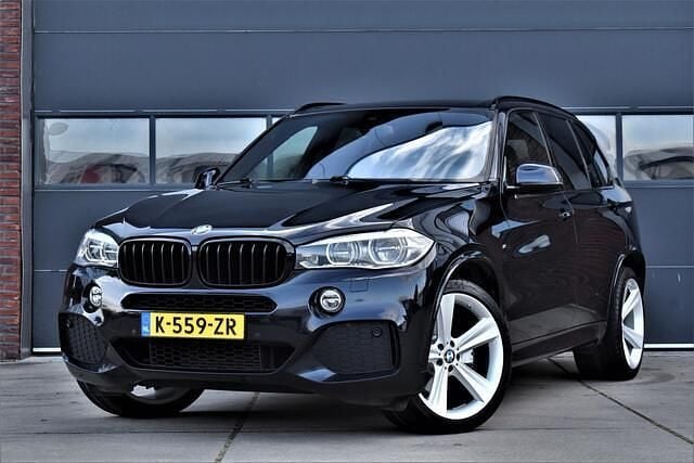 Zwart Gebruikt 2016 BMW X5 Executive SUV | € 25.950 (Eerlijke prijs) - Afbeelding 1/4