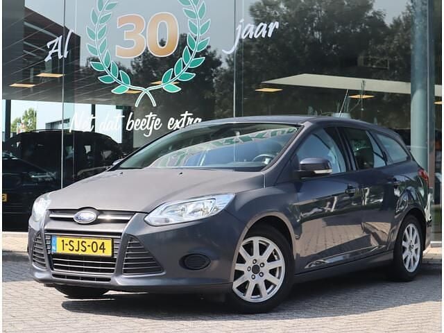 Grijs Gebruikt 2013 Ford Focus Trend Stationwagen | € 1.950 (Goede deal) - Afbeelding 1/4
