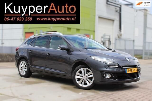 Zwart, metallic lak Gebruikt 2012 Renault Mégane GrandTour Bose Edition Stationwagen | € 5.250 (Eerlijke prijs) - Afbeelding 1/4